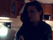 The policeman caught the robber in the apartment 3/16