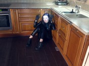 The policeman caught the robber in the apartment 4/16