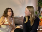 Geile deutsche Blondine hat Sex mit Freundin 11/16