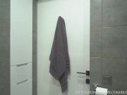 Threesome Cheating With Blond MILF Stepmom In The Shower While GF On Her Phone. 4K 2/16