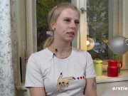 Pixie Uses An Anal Plug While Masturbating 13/16