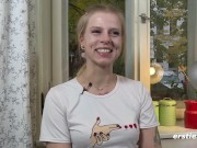 Pixie Uses An Anal Plug While Masturbating 5/16