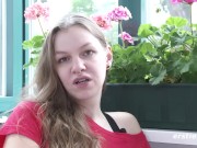 Deutsche Studentin wird ganz feucht als sie sich befriedigt 13/16