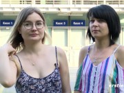 Deutsche Blondine wird von Freundin anal mit Dildo penetriert 8/16