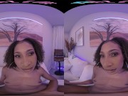 Dazzling ebony bombshell plays with herself in VR before going on a date 16/16