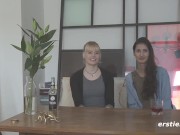 Geile deutsche Mädels haben Spaß mit einem Doxy-Massagestab 2/16