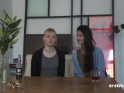 Geile deutsche Mädels haben Spaß mit einem Doxy-Massagestab 8/16