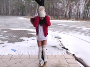 Napalona dziewczyna przy drodze z ekstremalnym orgazmem 13/16