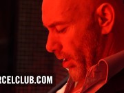 Quick blowjob in the toilet of a restaurant 12/16