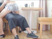 聊了好久的网友第一次约出来，竟如此的放荡，干脆在咖啡厅操起来了，水好多 10/16