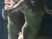 Lesbians and solo girls make out underwater 16/16