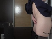 日本人の女の子がすべての蜂蜜をグラスに入れ、ストッキングを掛けました。 4/16