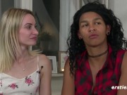 Freundinnen erforschen ihre lesbische Seite 10/16