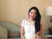 Exhibitionistin zeigt wie sie am liebsten masturbiert 11/16