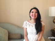 Exhibitionistin zeigt wie sie am liebsten masturbiert 9/16