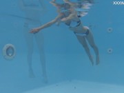 Hottest Hungarian porn babe Hermione Ganger in the pool 11/16