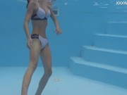 Hottest Hungarian porn babe Hermione Ganger in the pool 14/16