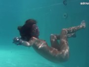 Nikita Vodorezova shows off her sexy body underwater 9/16