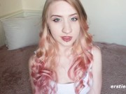 Blonde Babe Plays With a Dildo 4/16