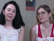 Blondine verwöhnt ihre deutsche Freundin mit Strap-On 6/16