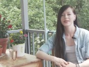 21-Jährige aus Hamburg spielt mit ihrem Lieblingsdildo 2/16