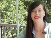 21-Jährige aus Hamburg spielt mit ihrem Lieblingsdildo 8/16