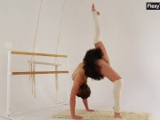 Spreading her legs and wearing a mask Myra Zavisalo 14/16