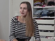 Österreichische Studentin reitet ihren Lieblingsdildo 6/16