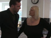 LACEYSTARR - Maybe it's the new neighbor.leave it to this GILF to not only find out, but to also suck and fuck his brains out 6/16