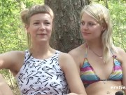 Deutsche Mädels vögeln mit Strap-On im Wald 5/16