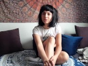 Geile 22-j&auml;hrige Deutsche befriedigt sich leidenschaftlich 11/16