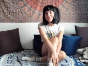 Geile 22-j&auml;hrige Deutsche befriedigt sich leidenschaftlich 2/16