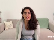 Sexy Babe Gets Her Groove On 5/16