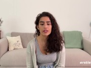 Sexy Babe Plays With a Dildo 11/16