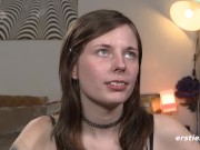 22-Jährige aus Stuttgart besorgt es sich selber mit Lieblings-Toys 14/16