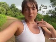 Sexy Babe Gives Us a Hot Show Outdoors 11/16