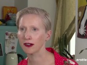 Blondine fingert ihre Muschi hart 5/16