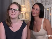 Süßes Mädel bringt ihre heiße deutsche Freundin zum Squirten 7/16