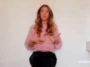 Sexy Babe Fingers Her Shaved Pussy 11/16