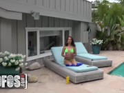 Mofos - Petite Ziggy Star Puffs Her Cigar & Fingers Her Pussy Poolside In Front Of The Security Guy 3/16