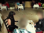 Public extrem! Geiler 3-er im Restaurant! Alexandra wett 1/16