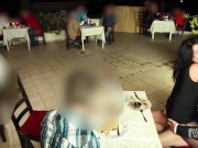 Public extrem! Geiler 3-er im Restaurant! Alexandra wett 15/16