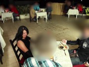 Public extrem! Geiler 3-er im Restaurant! Alexandra wett 3/16