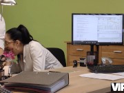 VIP4K. milf es perforada por el acreedor porque el dinero cuesta la penetración del coño 11/16