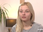 Cute Babe Prepares To Masturbate With Her Toy 9/16