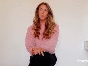 Sexy Babe Masturbates With a Vibrating Dildo 4/16