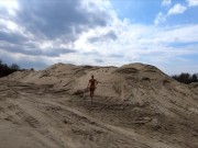 Nude Girl walking 9/16