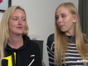 Edging, Spanking, 2 Orgasmen: Heiße deutsche Blondine dominiert geile Freundin 10/16