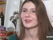 Münchnerin zeigt wir sie es sich selber besorgt 12/16