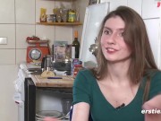 Münchnerin zeigt wir sie es sich selber besorgt 3/16